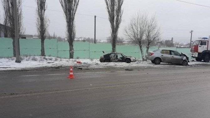 Мужчина погиб в лобовом ДТП в Волгограде