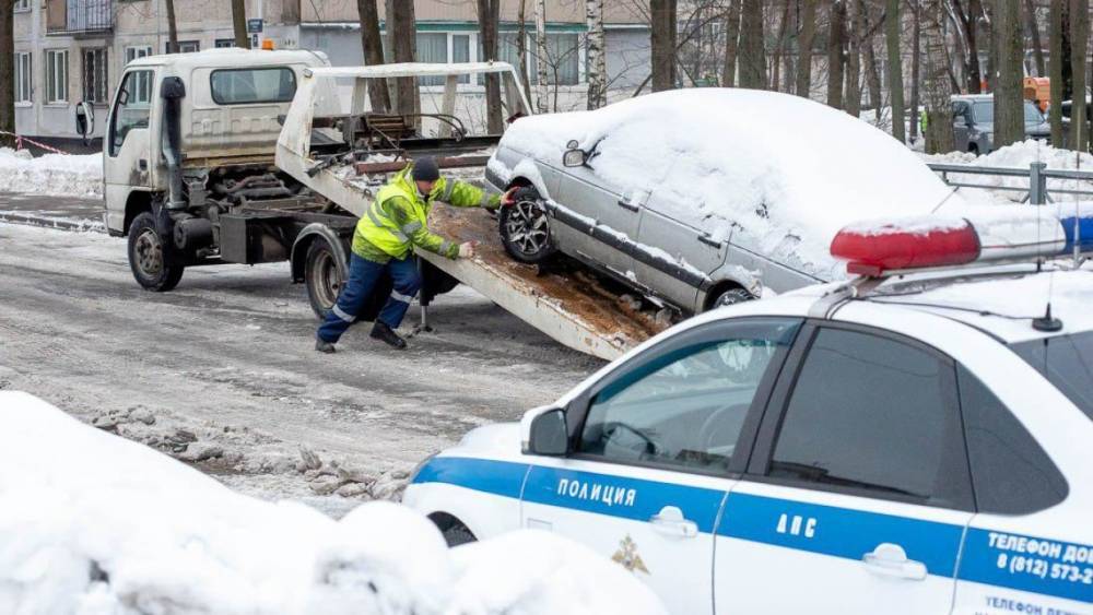 За декабрь в Мурманске эвакуировали около тридцати автомобилей