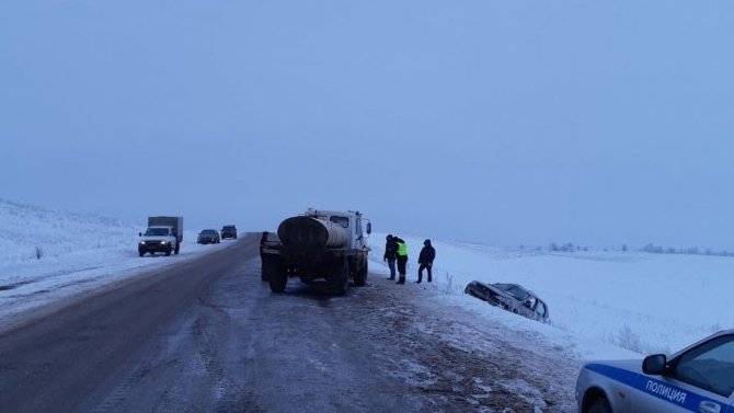В Самарской области в ДТП с грузовиком погибла женщина