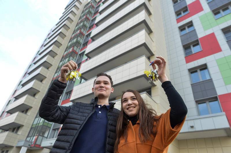 Более 15 домов начали расселять в Москве по программе реновации