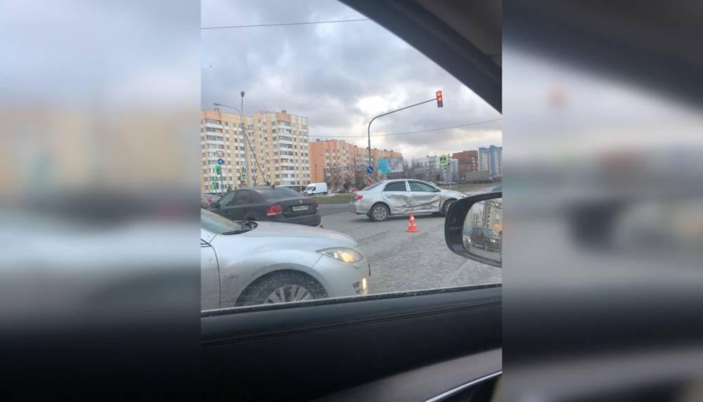 В Приморском районе не получилось разъехаться у двух автомобилистов