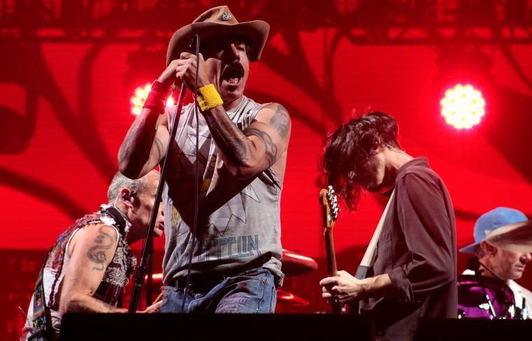 Red Hot Chili Peppers начали работу над альбомом с вернувшимся гитаристом