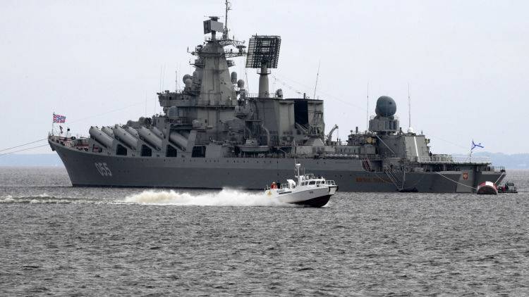 Путин в Севастополе наблюдал за военными учениями в Черном море