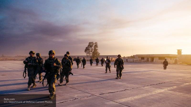 США не готовы признать потери на своих базах в Ираке, считает политолог Самонкин