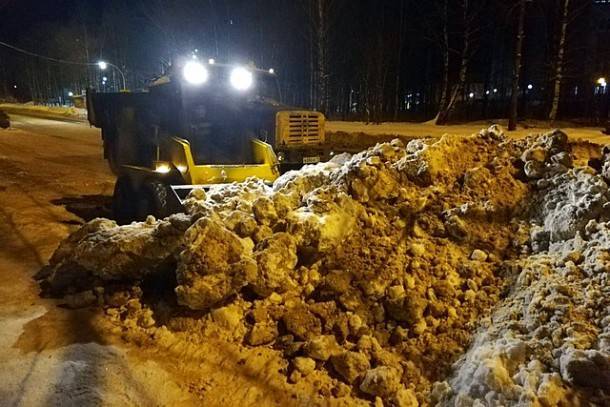В праздники с улиц из Сыктывкара вывезли 19 тысяч кубометров снега