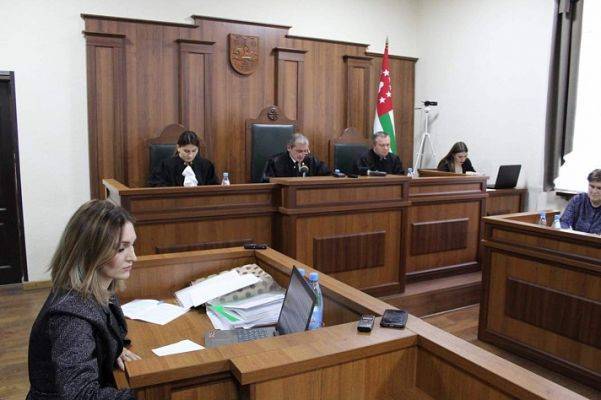 Суд снова отложил решение по итогам выборов президента Абхазии