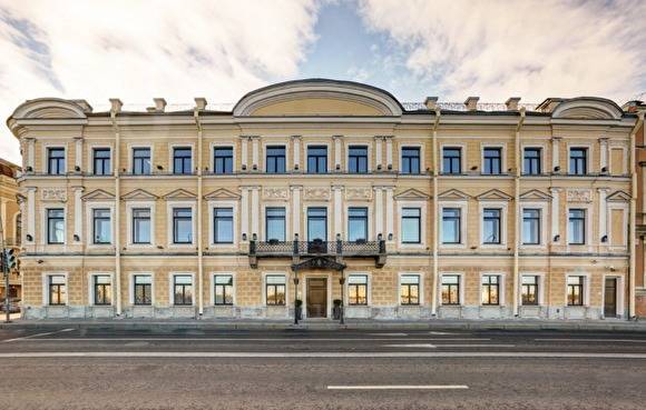 В элитном особняке фонда одноклассника Медведева в центре Петербурга продается 17 квартир