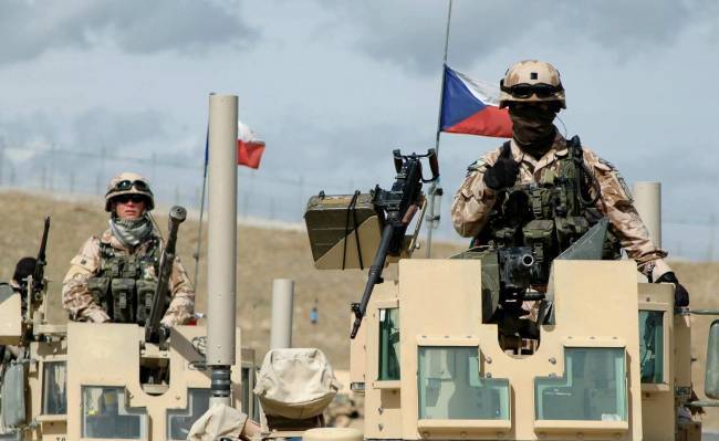 Чешские военнослужащие остаются в Ираке
