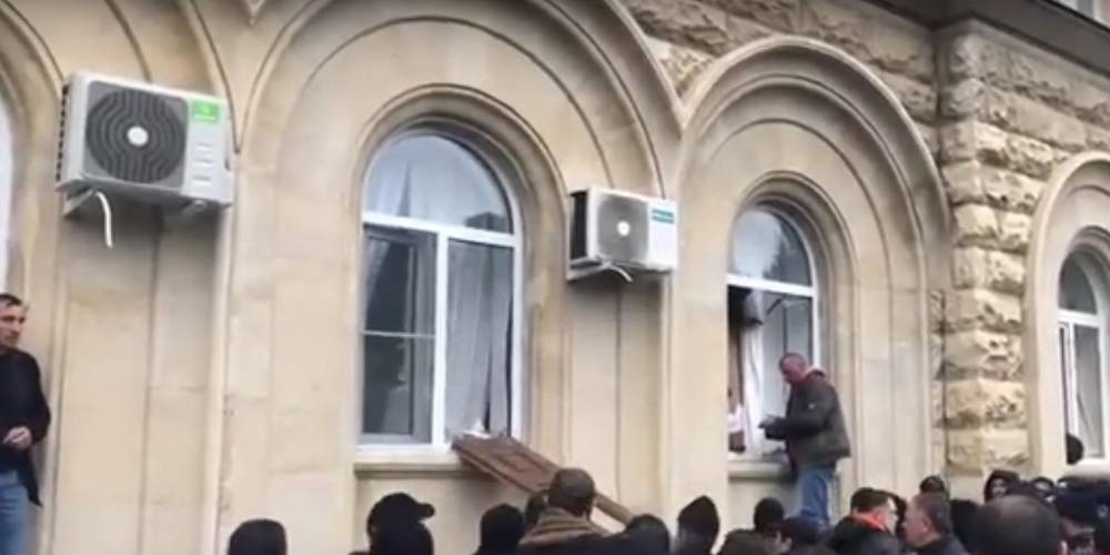 Появилось видео штурма администрации президента Абхазии