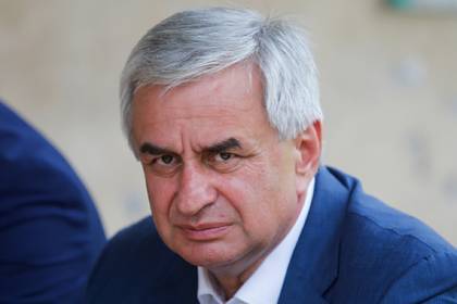 Президент Абхазии пригрозил ввести режим ЧП после захвата его администрации