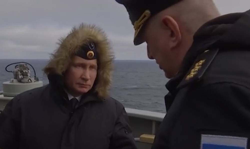 Путин впервые за долгое время надел пилотку
