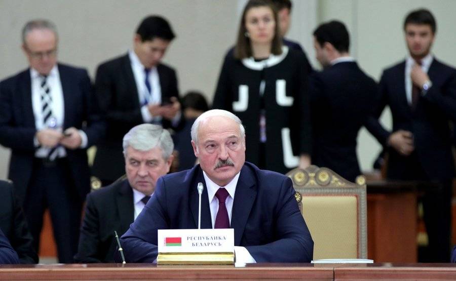 Белоруссия до сих пор не договорилась с Россией по нефти – Лукашенко