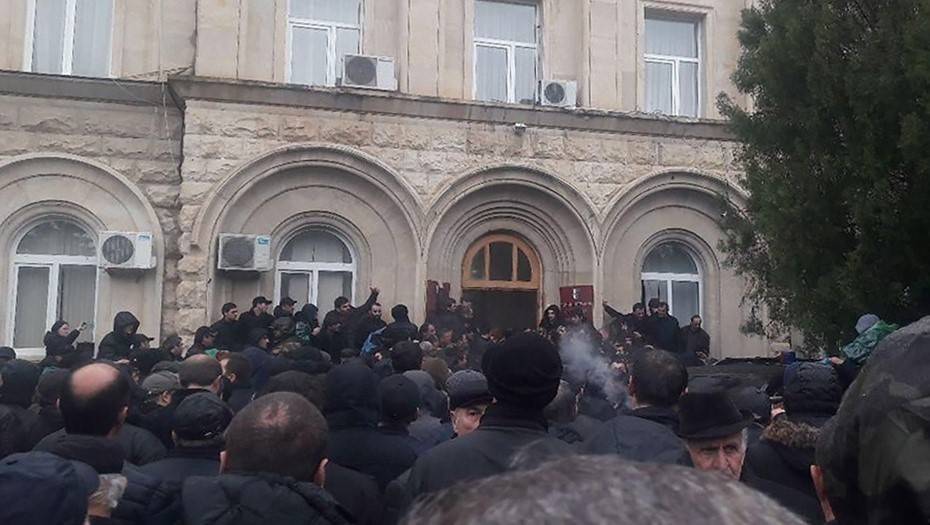 Спикеру парламента Абхазии стало плохо на заседании Совбеза республики