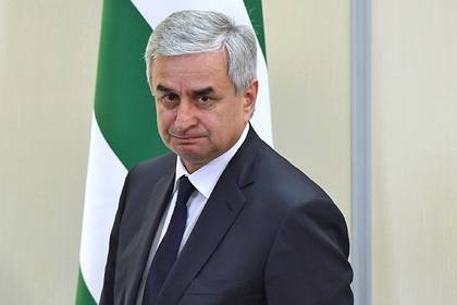 Президент Абхазии отказался сложить полномочия