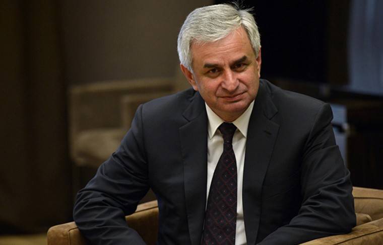 Президент Абхазии отверг просьбу протестующих об отставке