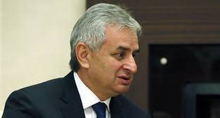 Хаджимба призвал граждан Абхазии к спокойствию
