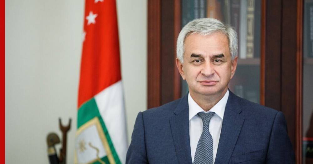 Президент Абхазии отказался уходить в отставку