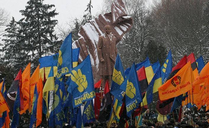 Украина: «Каждое государство самостоятельно выбирает своих героев»? (Interia)