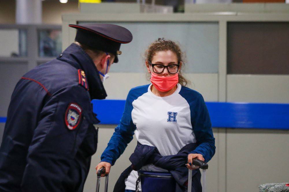 Суд оштрафовал более десятка прилетевших без справки о COVID-19 россиян