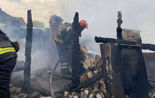 Зеленский не стал связывать пожары на Луганщине с обстрелами