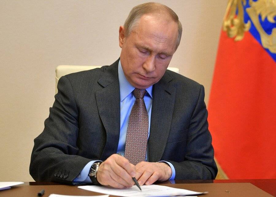 Путин подписал закон об идентификации клиентов казино