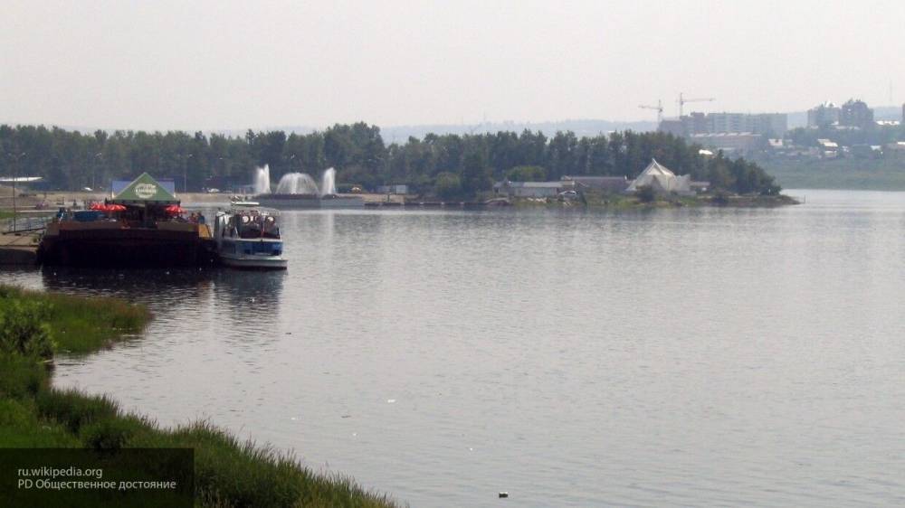 Почти полтонны нефтепродуктов вытекло в реку в Красноярском крае