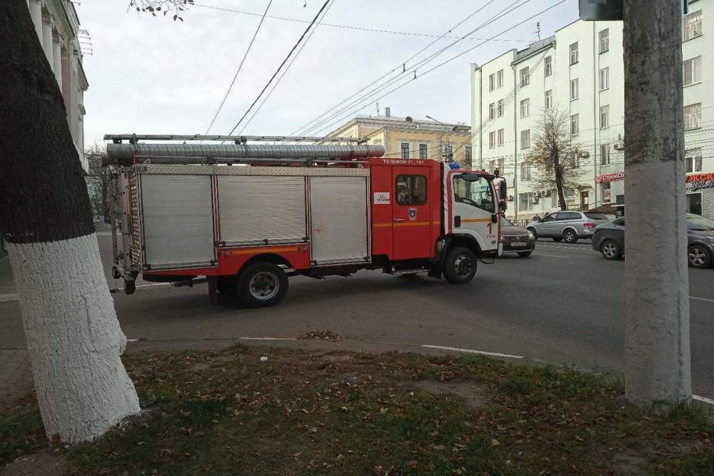 Рано утром тульские пожарные потушили возгорание на проспекте Ленина