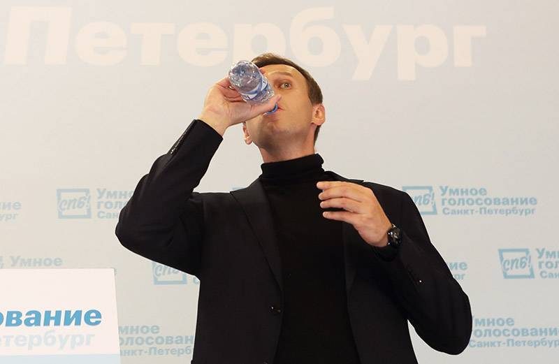 В анализах Навального в Омске был обнаружен алкоголь