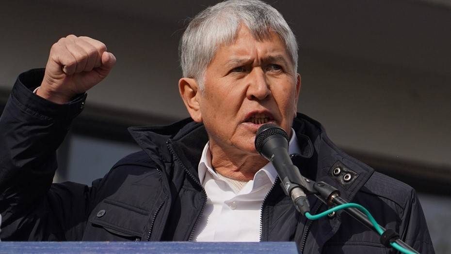 Сыновья экс-главы Киргизии выступили свидетелями по делу против отца