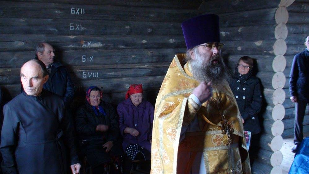 В Русской Хомутери началась духовная жизнь