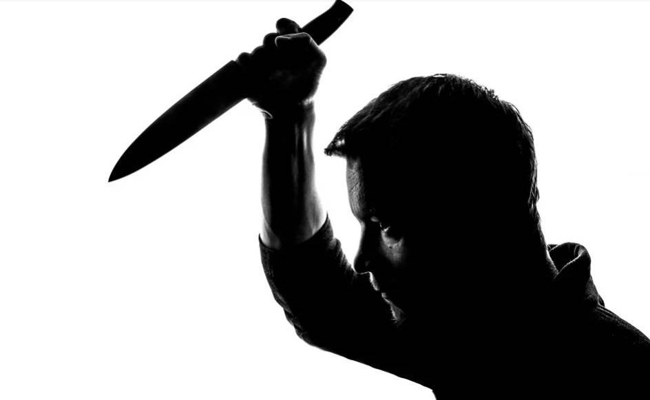 Житель Башкирии ударил ножом жену за отказ принять цветы и кольцо