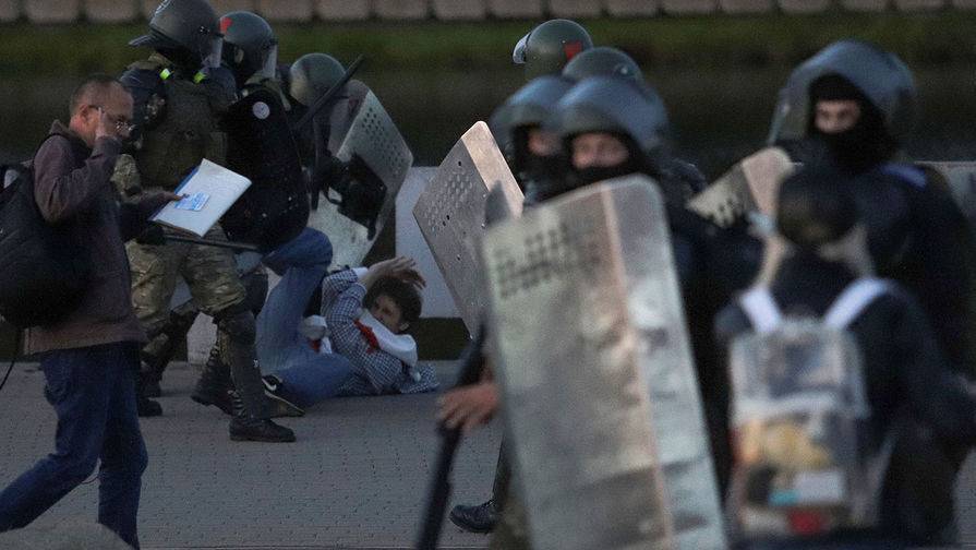 В Минске при освещении протестов задержали четверых корреспондентов ТАСС