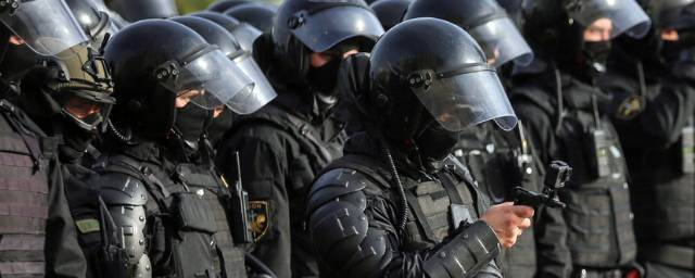 Из-за «Марша гордости» оппозиции в центр Минска пригнали спецтехнику