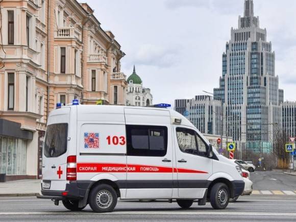 Мужчина насмерть отравился алкоголем в центре Москвы
