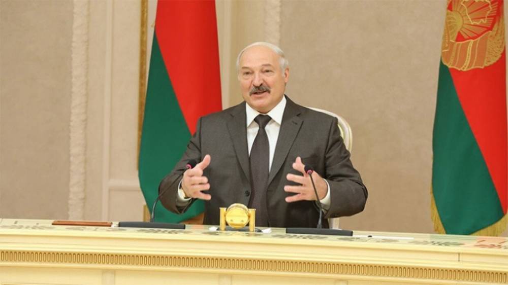 Лукашенко предлагают отказаться от 70 президентских полномочий