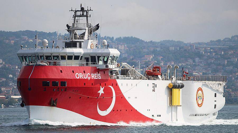Во Франции назвали провокацией отправку турецкого судна на греческий шельф