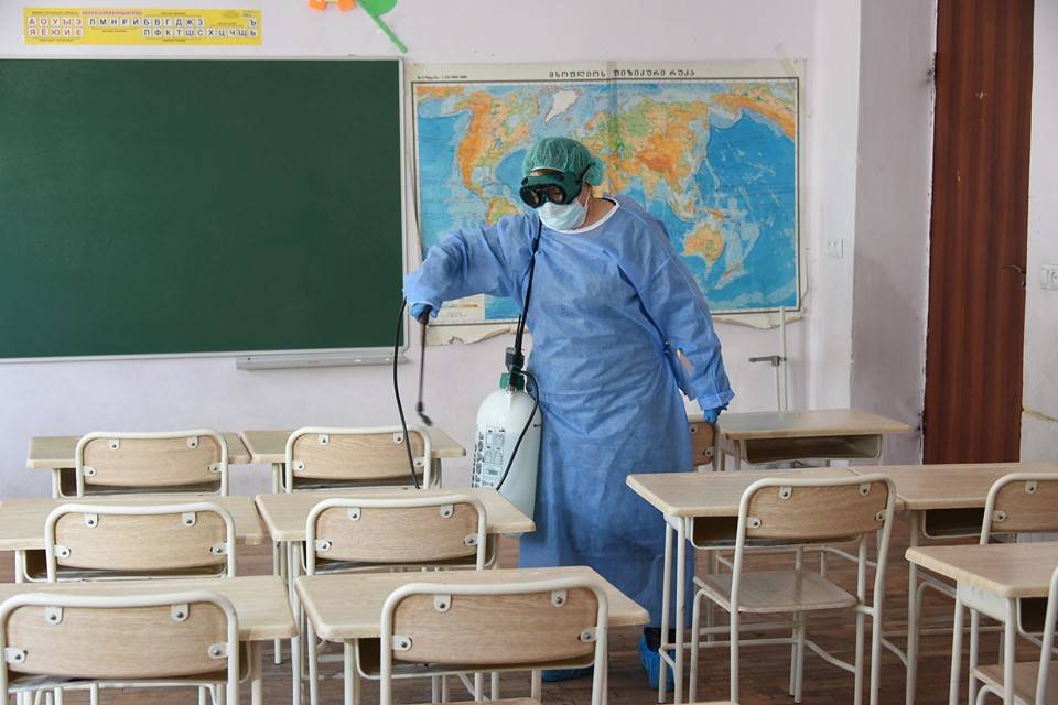 Еще одна школа в Кутаиси перешла на онлайн-обучение из-за коронавируса