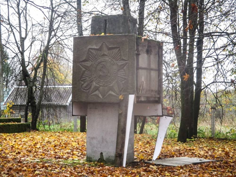 В Тверской области вандалы повредили памятник участникам Великой Отечественной войны