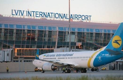 Во львовском аэропорту неудачно приземлился самолет