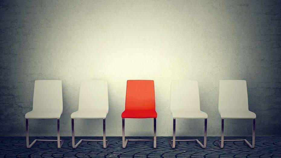 12 стульев и другую мебель покупает управление цифровизации Алматы, несмотря на мораторий