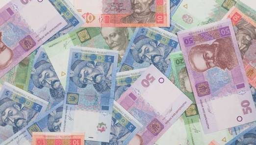 Деньги закончились: у Зеленского хотят отменить повышение минимальной зарплаты