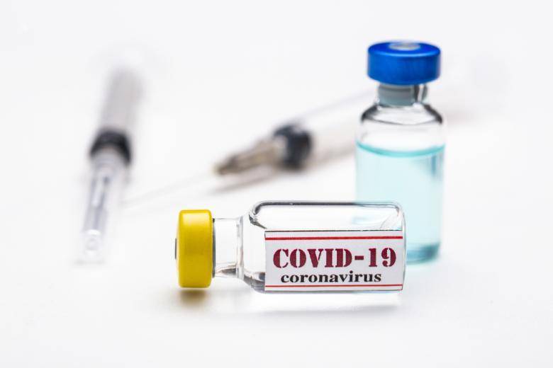 Шпан: все желающие будут вакцинированы от COVID до апреля 2021 года
