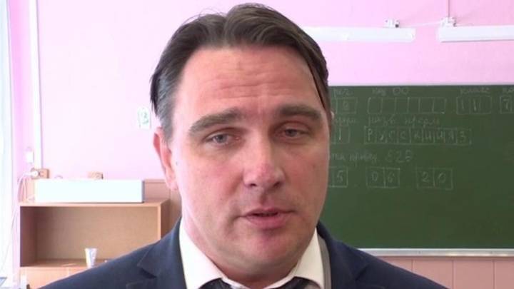 Экс-глава министерства образования Архангельской области признался в развратных действиях в отношении школьниц