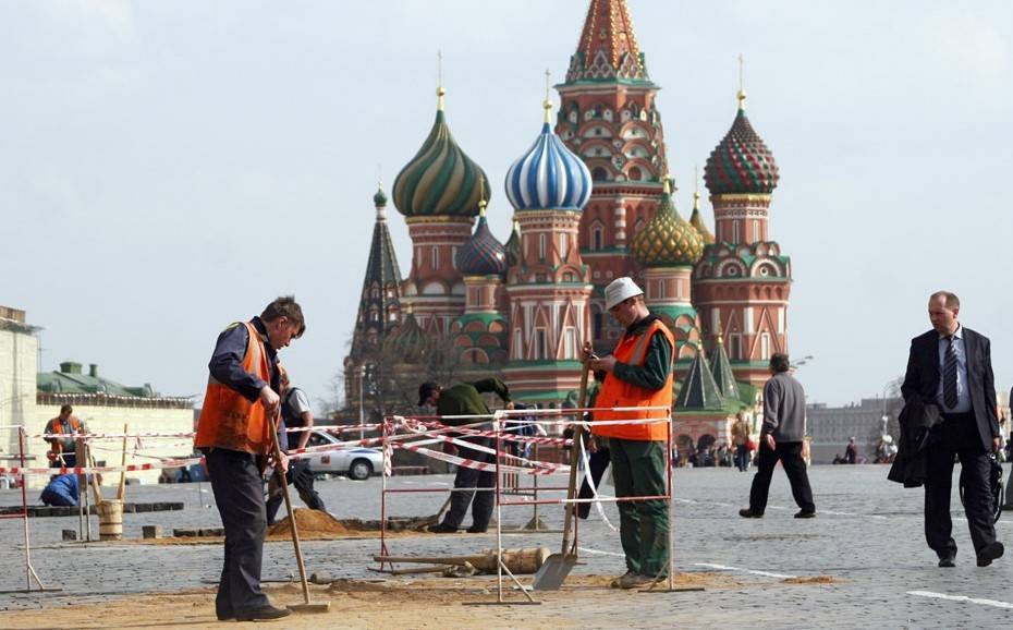 Мегаполисная ротация: Москва деньгами притягивает петербургских строителей