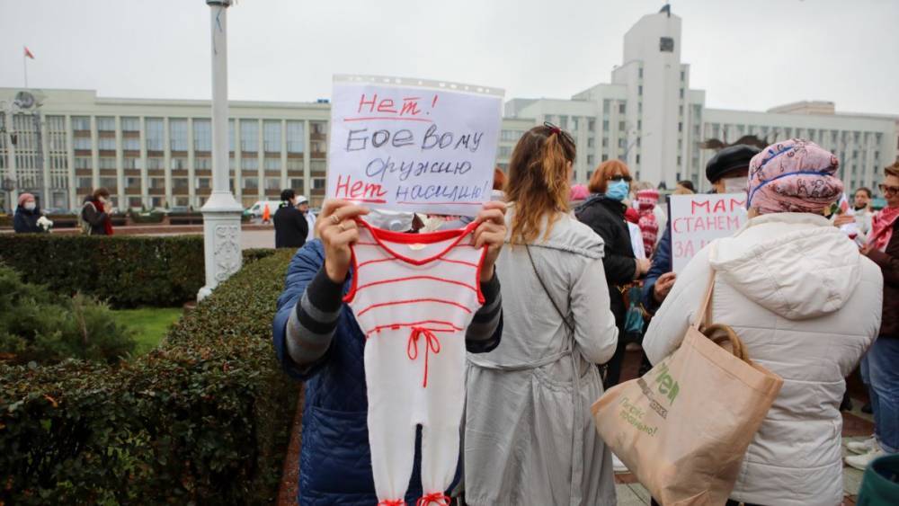 В Минске проходит марш матерей в поддержку задержанных на протестах