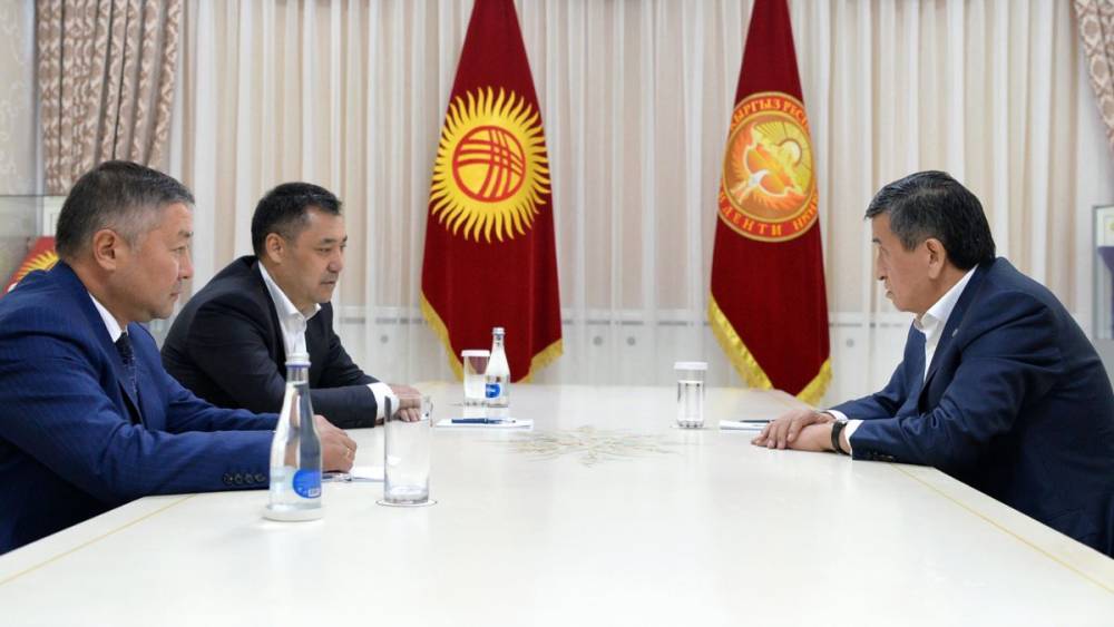 Премьер Киргизии ожидает скорой отставки президента Жээнбекова