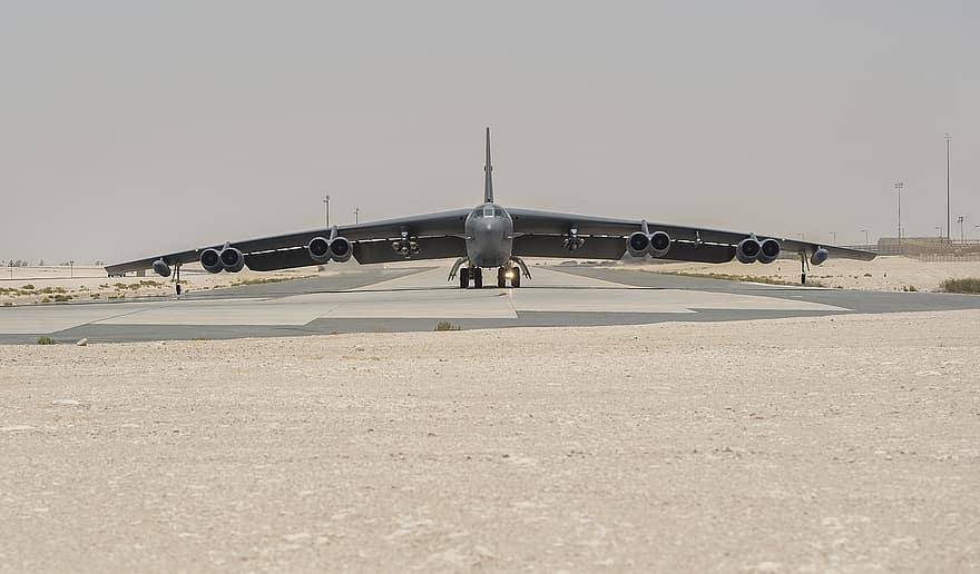 AntiWar: Полёты бомбардировщиков B-52 у границ России могут привести к новой мировой войне