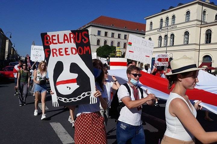 «Власть не хочет разозлить большую толпу». Чем закончатся протесты в Хабаровске и Белоруссии