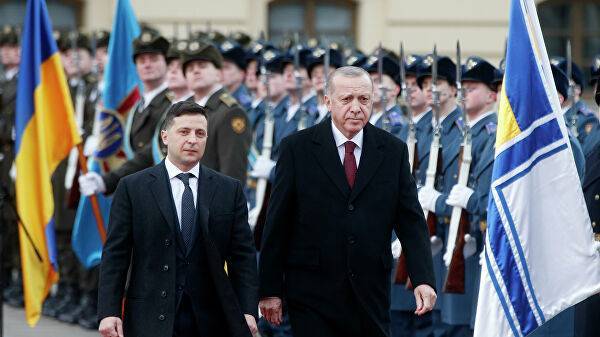Украина подпишет с Турцией военное соглашение на фоне боёв в Карабахе