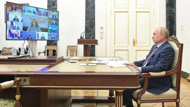 Путин призвал к разумной фискальной политике для привлечения инвестиций